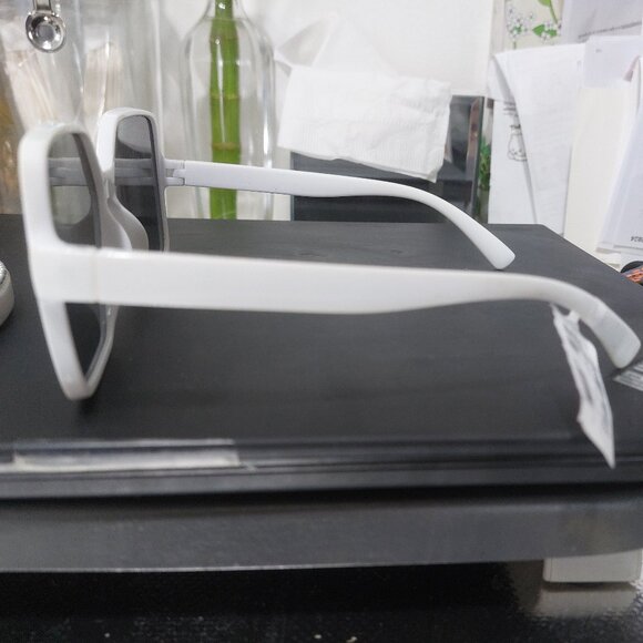 Tahari WHITE Sunglasses Trendy Cool Stylish Summer Shades main image 5